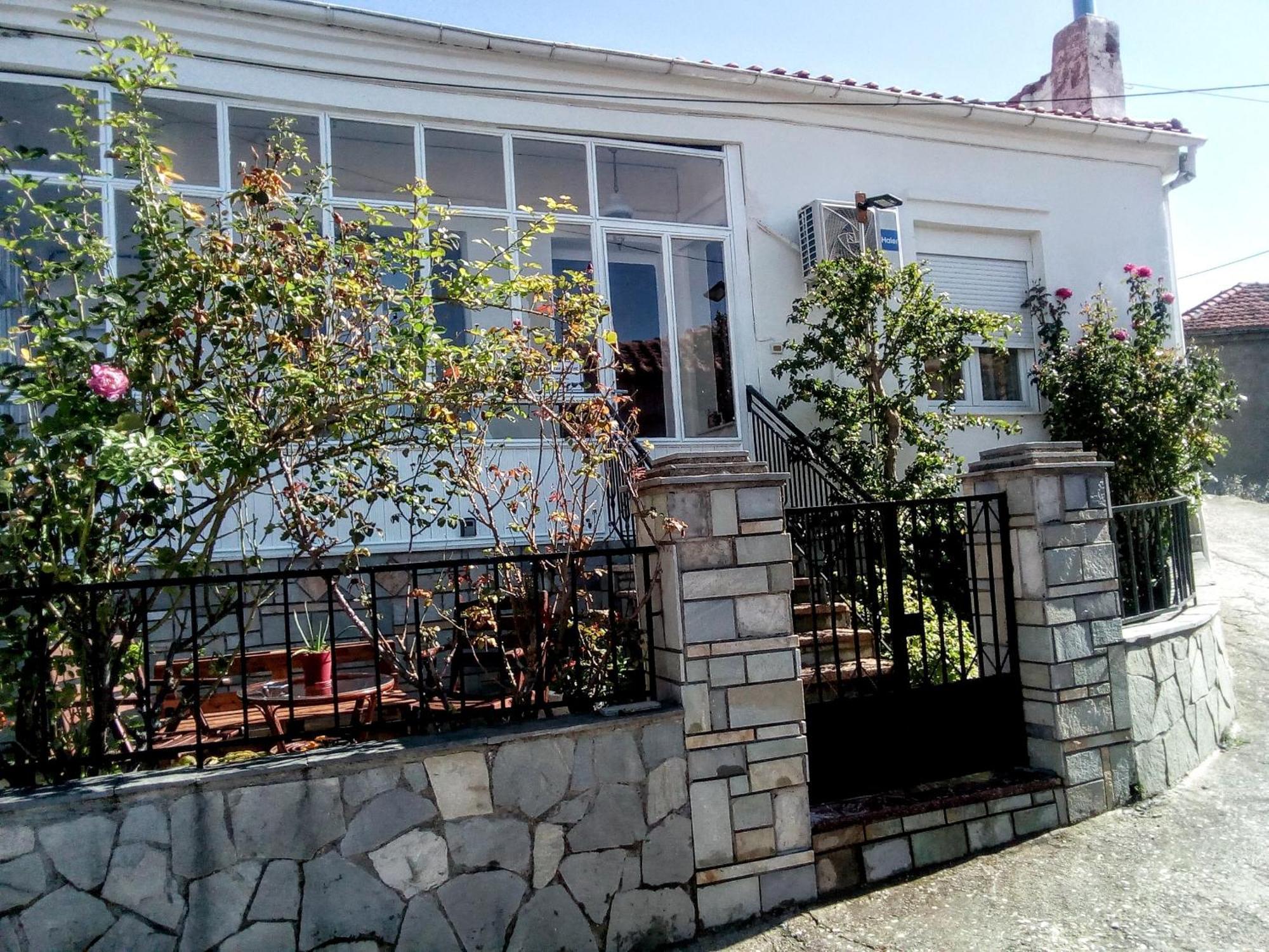Tanias Apartment Siatista Exterior photo